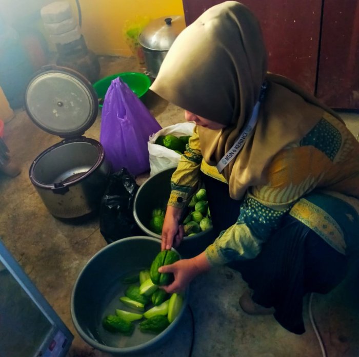 Pererat Kebersamaan, Guru MTsN 6 Kerinci Gelar Acara Masak Bersama