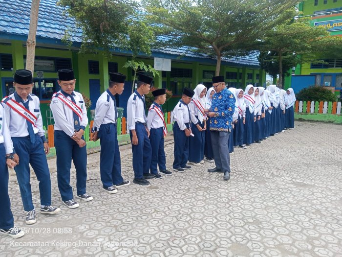 Quis Berhadiah Meriahkan Peringatan Hari Sumpah Pemuda di MTsN 6 Kerinci