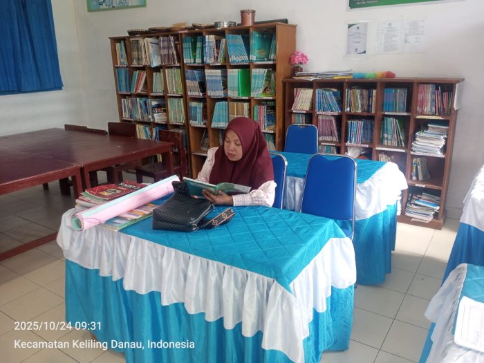 Kesetiaan Penjaga Gudang Ilmu MTsNegeri 6 Kerinci