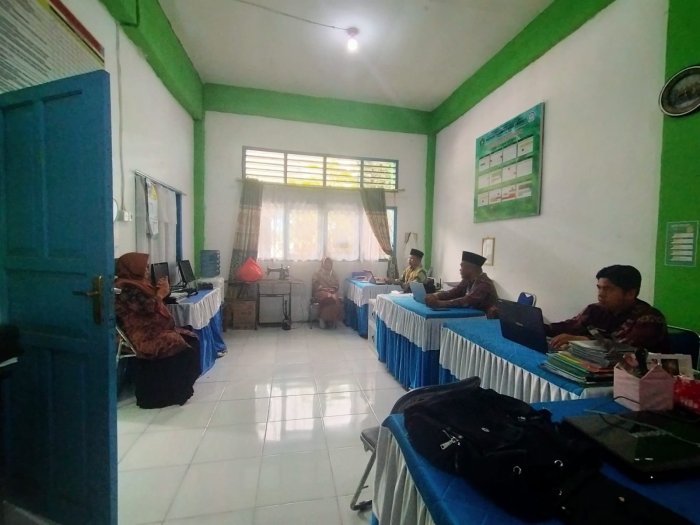 Tingkatkan Kualitas Informasi Digital, MTsN 6 Kerinci Gelar Pembinaan Intensif Tim Website Madrasah Tingkatkan Kualitas Informasi Digital, MTsN 6 Kerinci Gelar Pembinaan Intensif Tim Website Madrasah