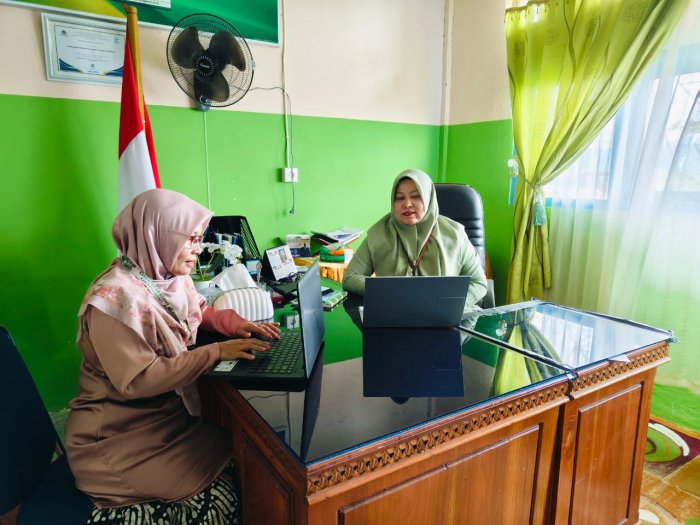 Pengawas Binaan MTSN 6 Kerinci Adakan Pendampingan Penyusunan Renstra Tahun 2025 Pengawas Binaan MTSN 6 Kerinci Adakan Pendampingan Penyusunan Renstra Tahun 2025