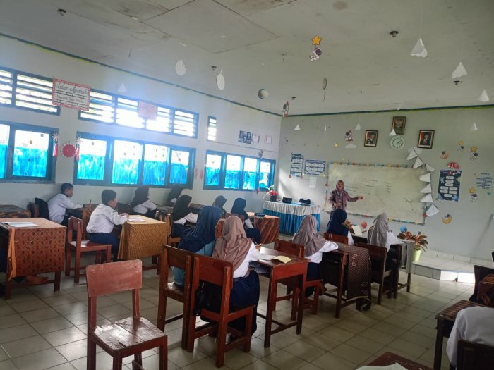 MTsN 6 Kerinci Gelar Pembinaan Bahasa Indonesia, Tingkatkan Kemampuan Literasi Siswa MTsN 6 Kerinci Gelar Pembinaan Bahasa Indonesia, Tingkatkan Kemampuan Literasi Siswa