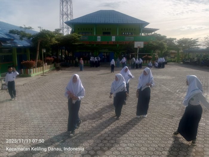 Siswa MTsN 6 Kerinci Laksanakan Shalat Dhuha Bersama Secara Serentak Siswa MTsN 6 Kerinci Laksanakan Shalat Dhuha Bersama Secara Serentak
