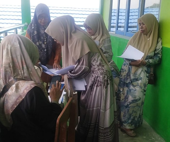 Semangat Tak Mengenal Libur, Pendidik MTsN 6 Kerinci Matangkan Persiapan Tahun Pelajaran 2026/2027 Semangat Tak Mengenal Libur, Pendidik MTsN 6 Kerinci Matangkan Persiapan Tahun Pelajaran 2026/2027