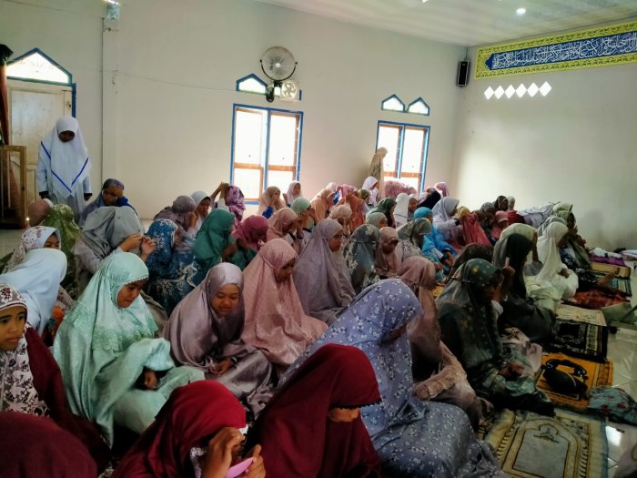 SISWA DAN GURU MTsN 6 KERINCI PERSIAPKAN DIRI UNTUK JELAJAH ALAM KE BUKIT TIRAI EMBUN SISWA DAN GURU MTsN 6 KERINCI PERSIAPKAN DIRI UNTUK JELAJAH ALAM KE BUKIT TIRAI EMBUN