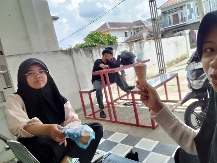 Siswa MTsN 6 Kerinci Manfaatkan Waktu Kosong dengan Belajar Bahasa Korea dan Cina Melalui Media Digital