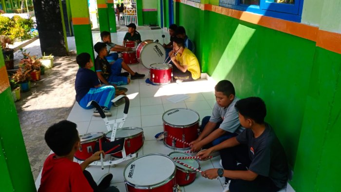 Pelatihan Rutin Drumband MTsN 6 Kerinci Digelar Setiap Jumat Sore Pelatihan Rutin Drumband MTsN 6 Kerinci Digelar Setiap Jumat Sore