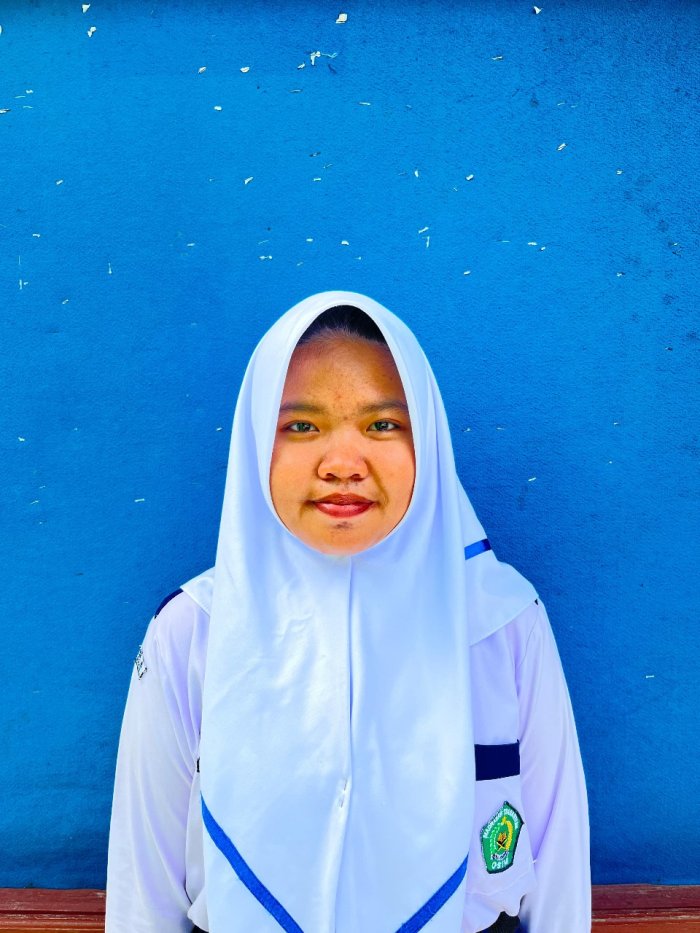 Siswi Kelas IX A Zahira Rajwa Putri sang Peraih Juara 3 OMI Matematika Tingkat Satuan Pendidikan MTsN 6 Kerinci Siswi Kelas IX A Zahira Rajwa Putri sang Peraih Juara 3 OMI Matematika Tingkat Satuan Pendidikan MTsN 6 Kerinci