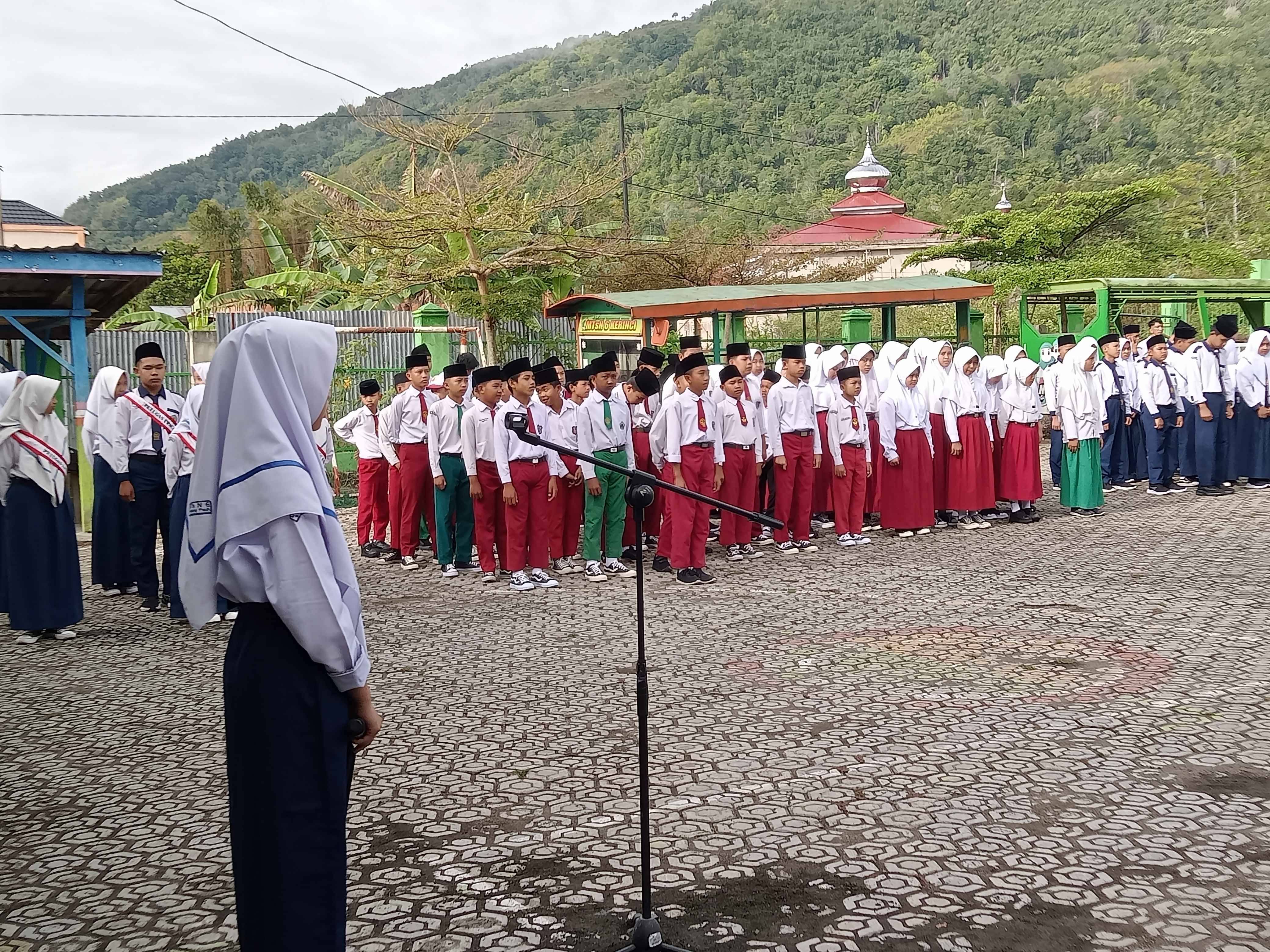 Kepala MTsN 6 Kerinci Resmi Buka Kegiatan MATSAMA Tapel 2025-2026