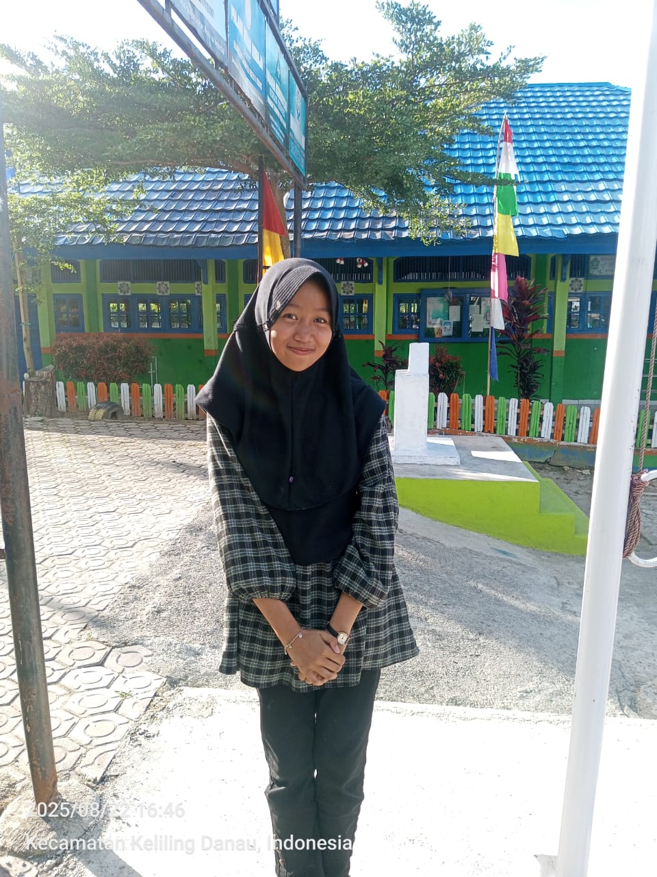 Kesibukan Celsa Angelia sebagai Ketua OSIM saat Lomba 17-an Kesibukan Celsa Angelia sebagai Ketua OSIM saat Lomba 17-an