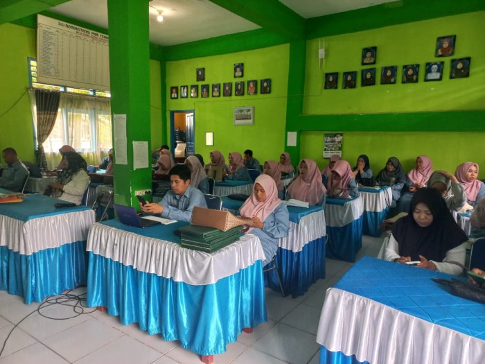 Madrasah Kekurangan Guru, Namun Justru Tenaga Pendidik Ditempatkan di Madrasah dengan Guru Melimpah Madrasah Kekurangan Guru, Namun Justru Tenaga Pendidik Ditempatkan di Madrasah dengan Guru Melimpah