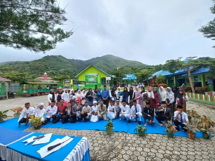 Lomba Foto Mirip Pahlawan Versi Fashion Show Meriahkan Peringatan Hari Pahlawan di MTsN 6 Kerinci