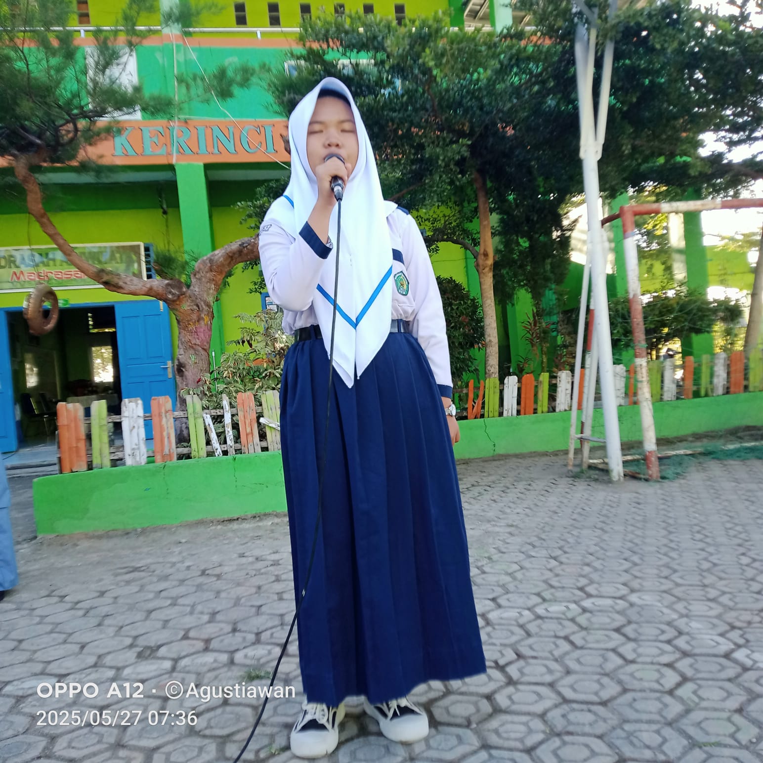 MUSLIM WAJIB MENUNTUT ILMU…. ISI KULTUM ZAHIRA MUSLIM WAJIB MENUNTUT ILMU…. ISI KULTUM ZAHIRA