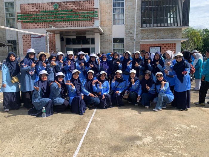 Segenap Civitas MTsN 6 Kerinci Ikuti Jalan Sehat Kerukunan HAB ke-80 Kemenag RI