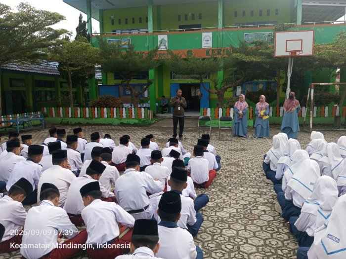 Panitia Maulid Nabi Berikan Arahan Persiapan Kegiatan Sabtu Esok Panitia Maulid Nabi Berikan Arahan Persiapan Kegiatan Sabtu Esok