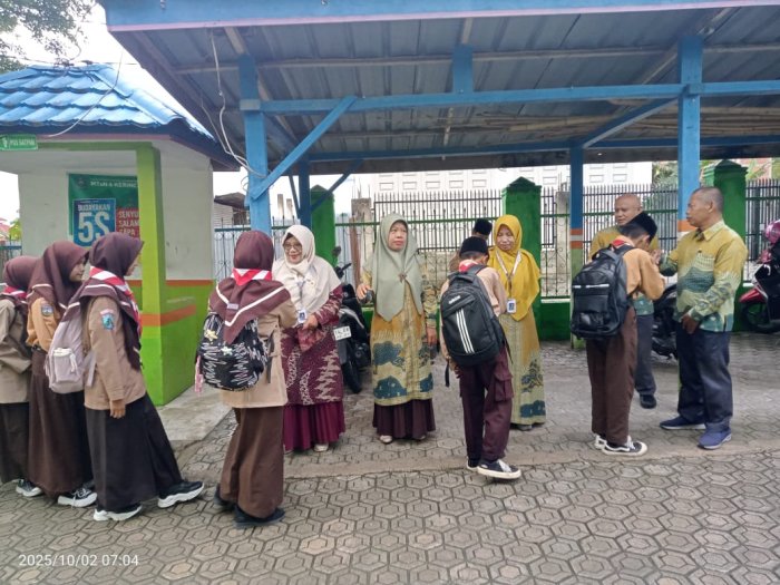 Budaya 5S Bukti Keistiqomahan MTsN 6 Kerinci Budaya 5S Bukti Keistiqomahan MTsN 6 Kerinci