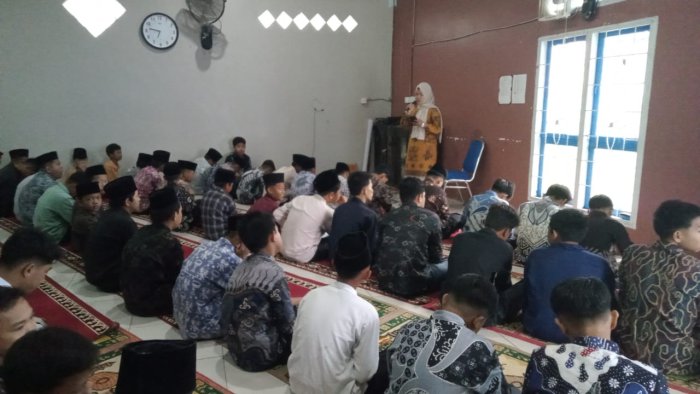 Kegiatan Kultum Bertema Kebersihan Sebagian Dari Iman Berlangsung Khidmat