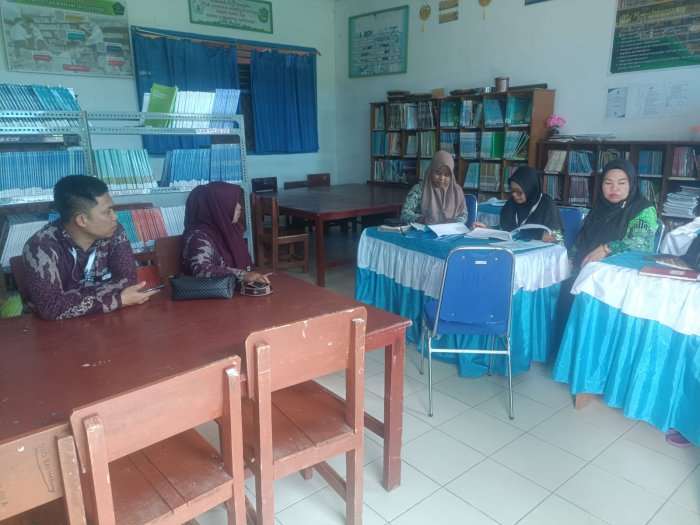 Tim Pustaka Kemenag Kabupaten Kerinci Kunjungi Pustaka MTsN 6 Kerinci Tim Pustaka Kemenag Kabupaten Kerinci Kunjungi Pustaka MTsN 6 Kerinci