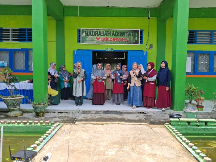 Ibu-Ibu PTK MTsN 6 Kerinci Latihan Paduan Suara untuk Persiapan Pembukaan MTQ Kabupaten Kerinci 2025 Ibu-Ibu PTK MTsN 6 Kerinci Latihan Paduan Suara untuk Persiapan Pembukaan MTQ Kabupaten Kerinci 2025