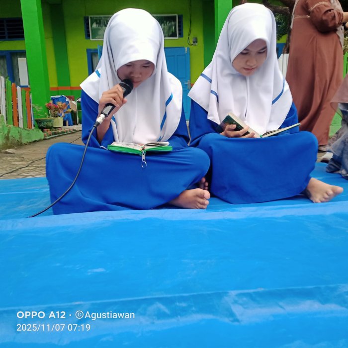 Yasinan Rutin Kelas VIII D Berlangsung Khidmat, Aulia dan Rifa Sukses Pimpin Jalannya Acara