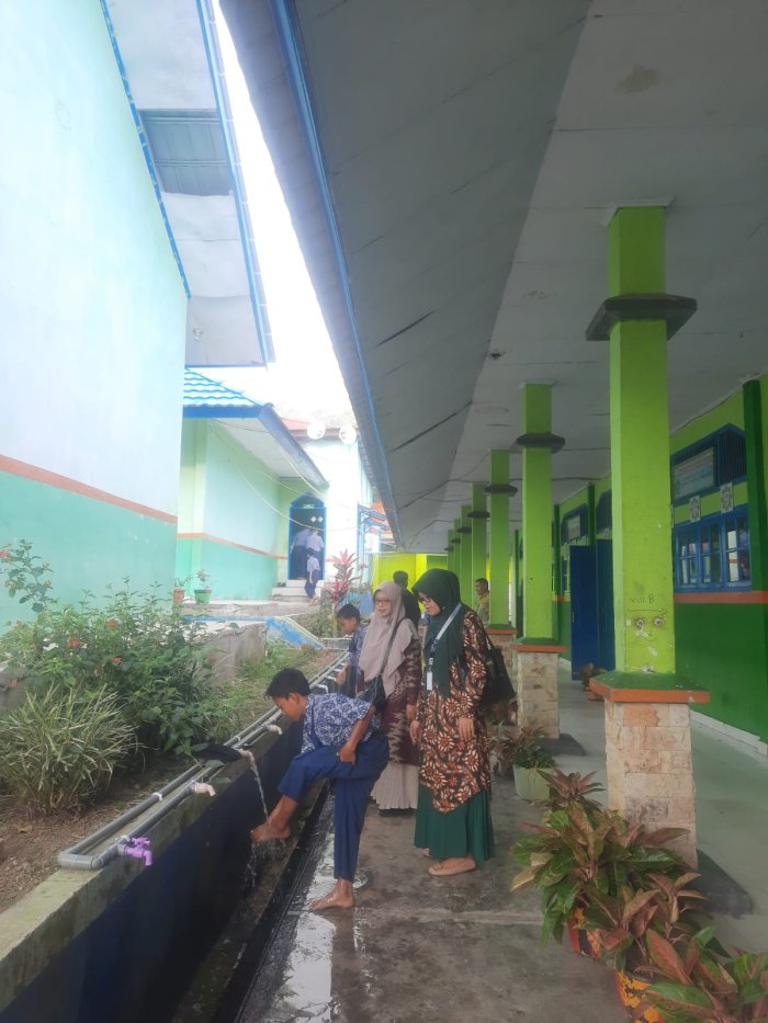 Siswa MTsN 6 Kerinci Biasakan Wudhu Sesuai Aturan