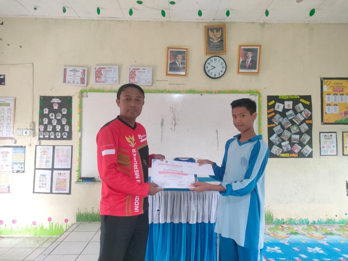Bangga! Ahmad Nabil Hernando Raih Juara Harapan Lomba Matematika Tingkat Nasional