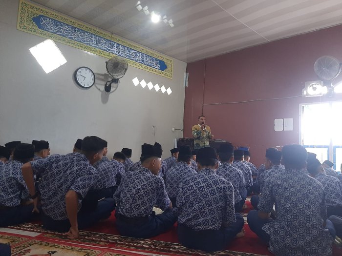 Tadarus Pagi Diawali Arahan Guru Piket, MTsN 6 Kerinci Kuatkan Pendidikan Karakter Religius