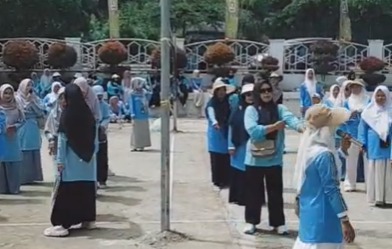 PTK MTsN 6 Kerinci Ikut Meriahkan Lomba Tebak Kata dan Voli Ceria pada Jalan Santai Kerukunan HAB ke-80