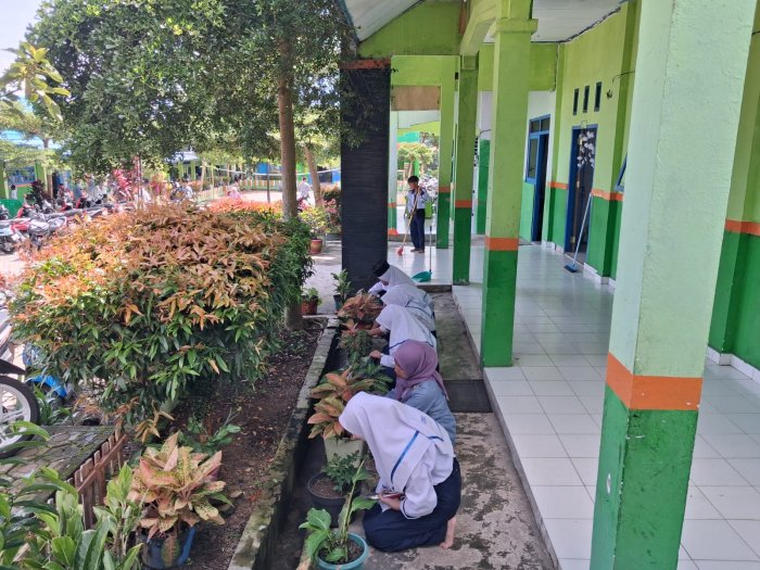 Semangat Goro Warga Madrasah Sambut Lomba Sekolah Sehat Tingkat Kabupaten Kerinci