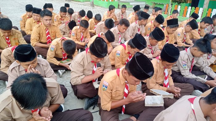 Hazim Mubarak Pimpin Doa Penutup dan Khatam Al-Quran Usai Kegiatan Tadarus di MTsN 6 Kerinci