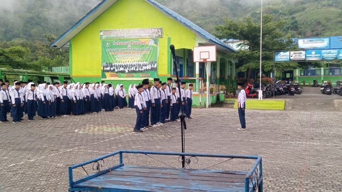 Upacara Berjalan Khidmat, Kelas 7c Laksanakan Tugas dengan Penuh Tanggung Jawab