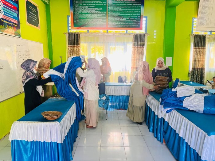 MTsN 6 Kerinci Siapkan Ruangan Penyambutan Kepala Kantor Kemenag Kabupaten Kerinci Menjelang Pembukaan MTQ ke-53 MTsN 6 Kerinci Siapkan Ruangan Penyambutan Kepala Kantor Kemenag Kabupaten Kerinci Menjelang Pembukaan MTQ ke-53