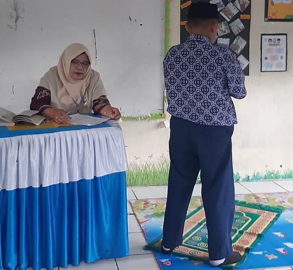 Tingkatkan Kualitas Ibadah, Siswa Kelas VIII C MTsN 6 Kerinci Jalani Ujian Praktik Sholat Shubuh