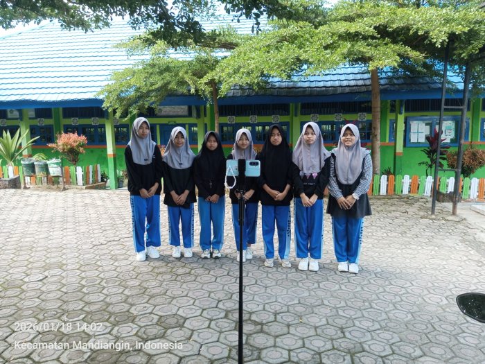 Semangat di Hari Libur, Siswi Kelas IX A Kelompok Dua Sukses Buat Video Senam Kesegaran Jasmani