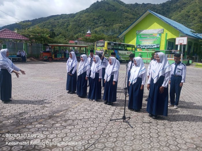 Kegiatan Lomba Paduan Suara Lagu Wajib Nasional di MTsN 6 Kerinci Berjalan Tertib dan Lancar